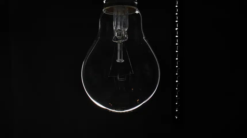 An image of busted light bulb